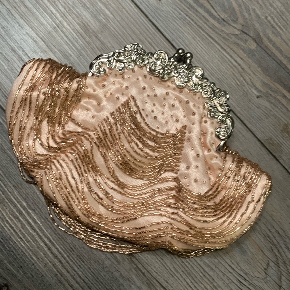 New peachy beaded clutch purse - Picture 1 of 6